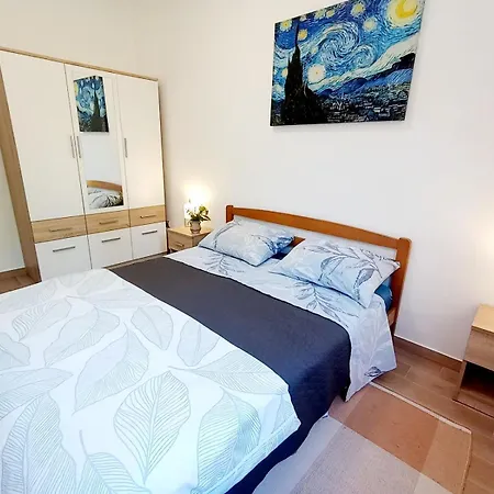 Near The Sea And Port Of Marina Veruda Apartment *