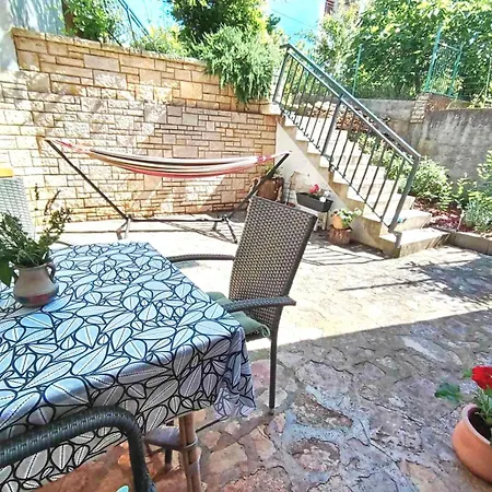 Near The Sea And Port Of Marina Veruda Póla