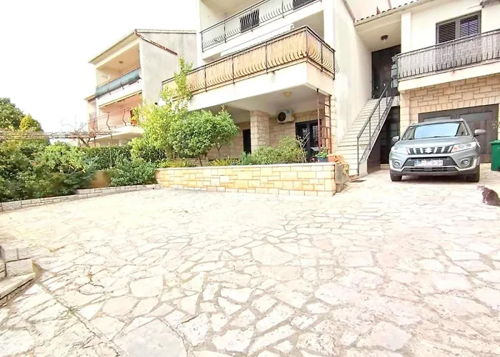 Апартаменти Near The Sea And Port Of Marina Veruda *