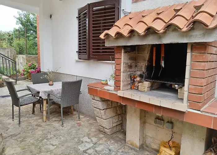 Apartment Near The Sea And Port Of Marina Veruda