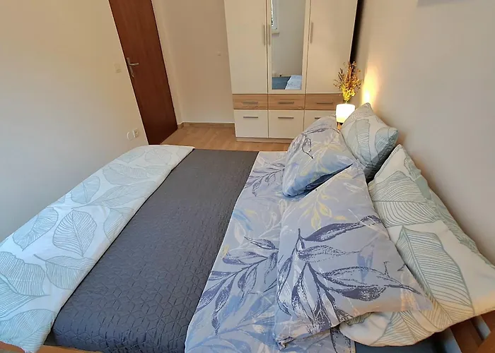 Near The Sea And Port Of Marina Veruda Пула