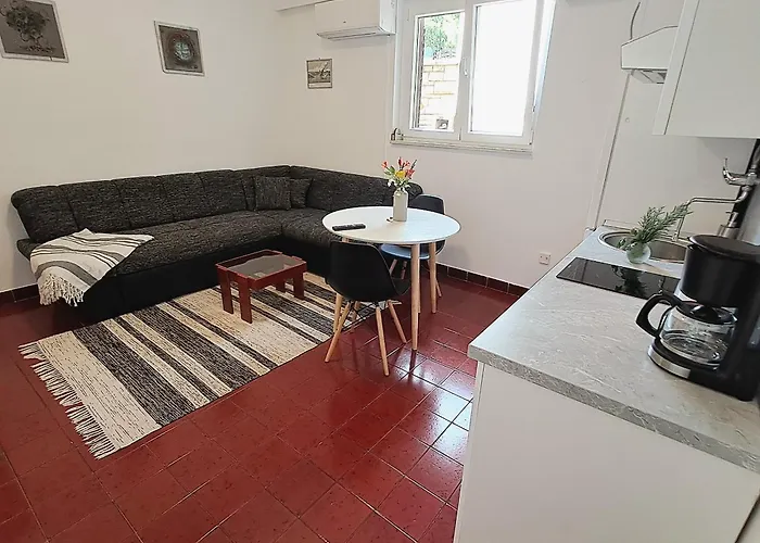 Near The Sea And Port Of Marina Veruda Апартаменти Пула